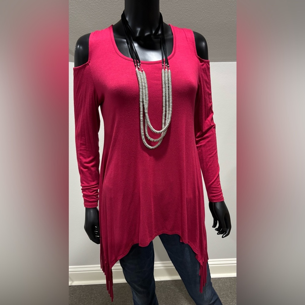 Curations Caravan Cranberry Tunic Top Side Fringe XS Small Cold Shoulder